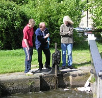 Showing how a Yorkshire canal lock works